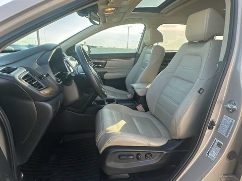 Used 2018 Honda CR-V Touring image 4