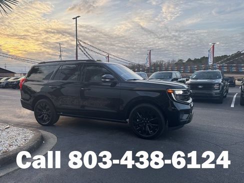 Used 2025 Ford Expedition Platinum w/ Stealth Appearance Package image 2