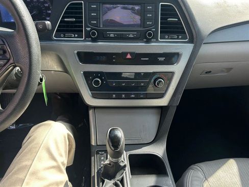 Used 2015 Hyundai Sonata SE w/ Option Group 02 FWD image 11