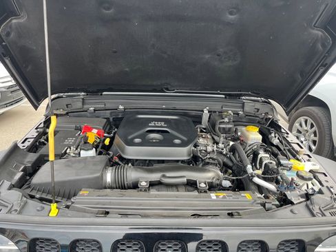 Used 2022 Jeep Wrangler Unlimited Sport image 9