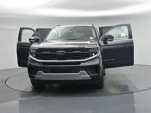 New 2026 Ford Expedition Max Platinum w/ Driver's Package image 34