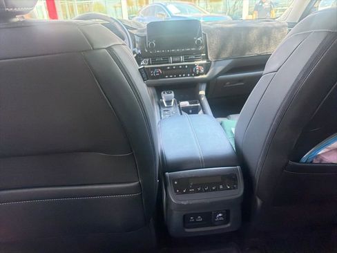 Certified 2024 Nissan Pathfinder Platinum w/ Cargo Package AWD/4WD image 11