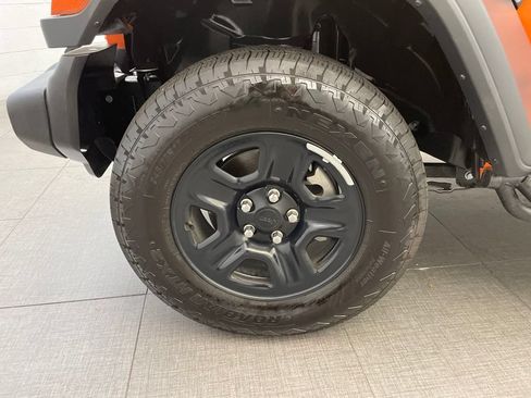 Certified 2025 Jeep Wrangler Sport AWD/4WD image 9