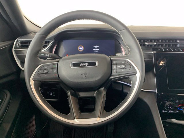 Used 2025 Jeep Grand Cherokee Laredo X w/ Luxury Tech Group I AWD/4WD image 27