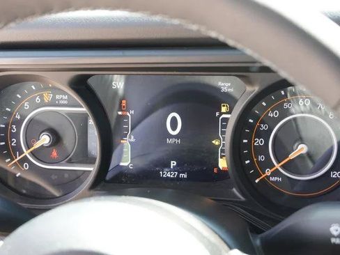 Certified 2025 Jeep Gladiator Mojave AWD/4WD image 30