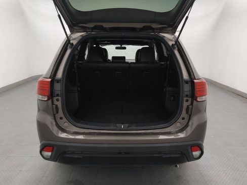 Used 2019 Mitsubishi Outlander LE AWD/4WD image 29