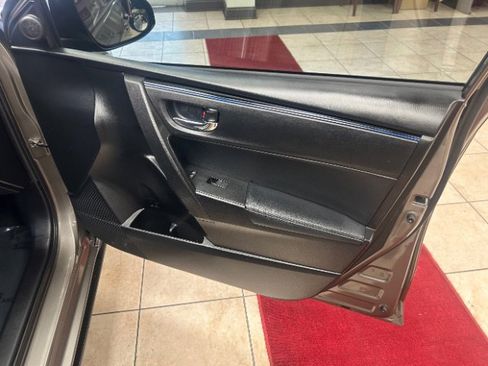 Used 2019 Toyota Corolla SE image 10