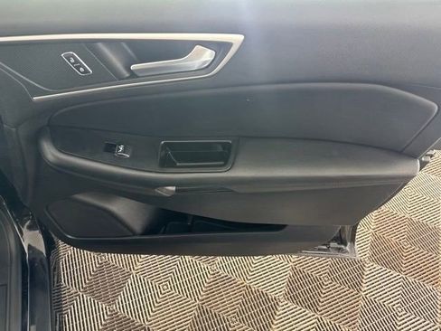 Used 2018 Ford Edge SEL w/ Equipment Group 201A AWD/4WD image 19