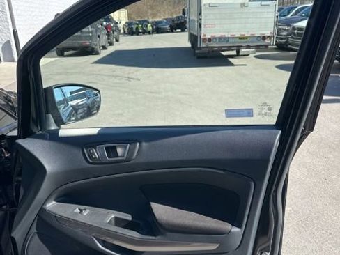 Used 2019 Ford EcoSport SE w/ SE Convenience Package image 30