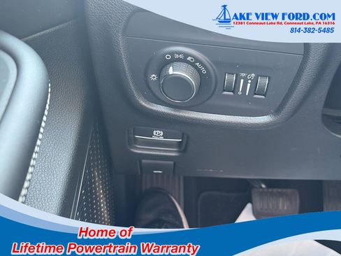 Used 2023 Jeep Grand Cherokee Laredo image 18