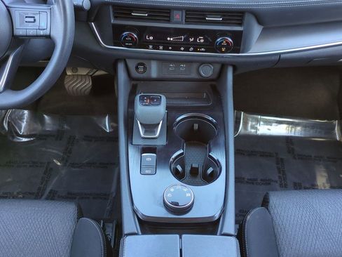 Certified 2024 Nissan Rogue SV image 19