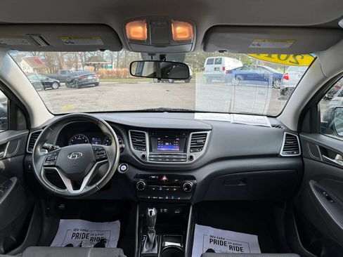 Used 2017 Hyundai Tucson Sport w/ Cargo Package image 21