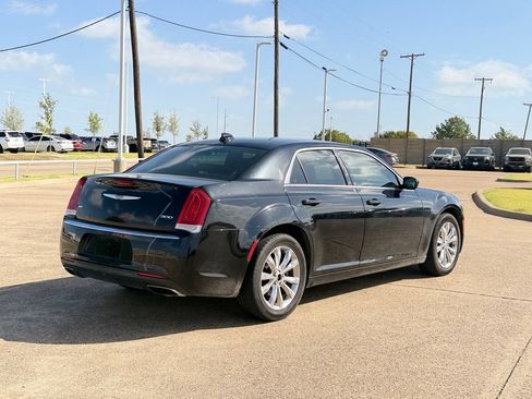 Used 2016 Chrysler 300 Limited w/ Driver Convenience Group AWD/4WD image 5