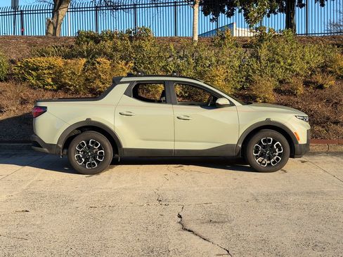 Used 2022 Hyundai Santa Cruz SEL Premium image 2