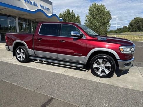 Used 2021 RAM 1500 Laramie AWD/4WD image 2