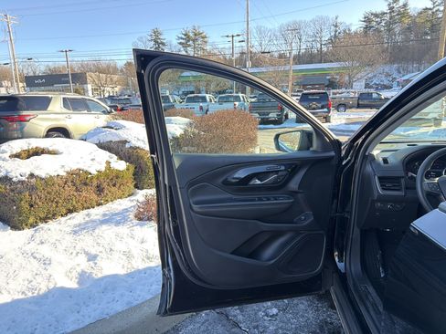 Certified 2022 GMC Terrain AT4 image 11