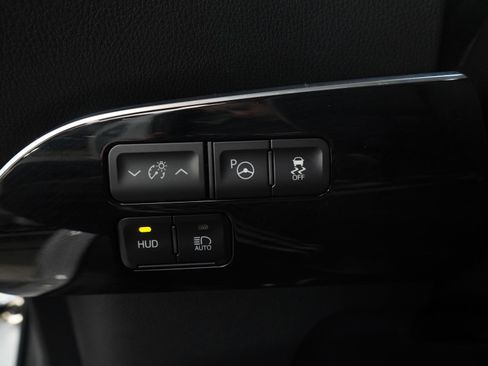 Used 2022 Toyota Prius Limited w/ Premium Convenience Package image 25