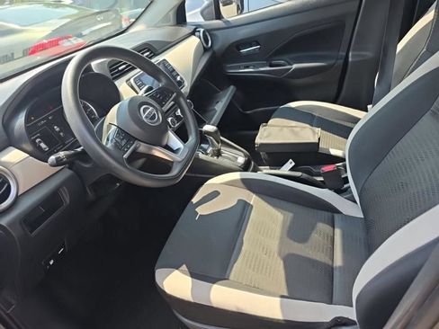 Used 2021 Nissan Versa SV FWD image 10