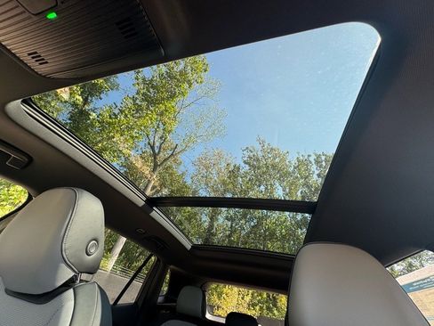 New 2025 Volkswagen Tiguan SE R-Line image 33