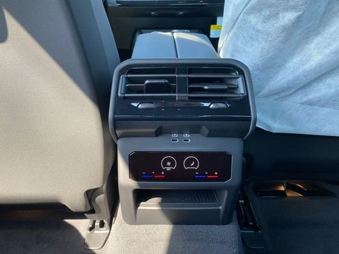 New 2026 BMW 530i xDrive AWD/4WD image 8