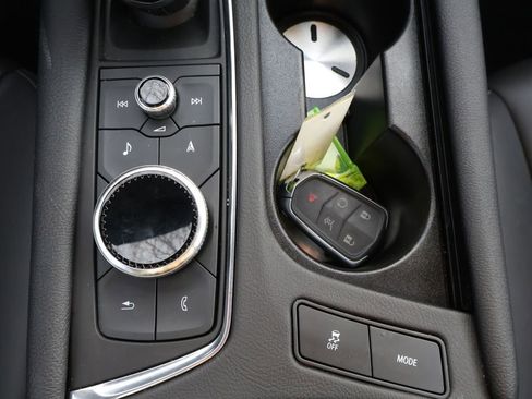 Used 2025 Cadillac XT5 Premium Luxury image 21