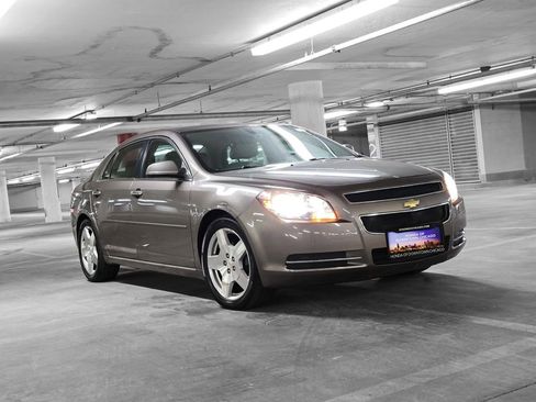 Used 2010 Chevrolet Malibu LT w/ HFV6 Engine Package image 4