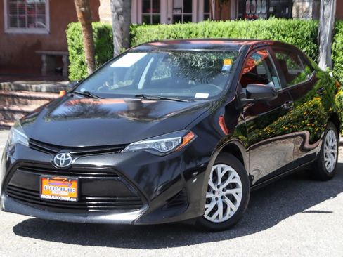 Used 2019 Toyota Corolla LE w/ Carpet Mat Package (TMS) FWD image 4