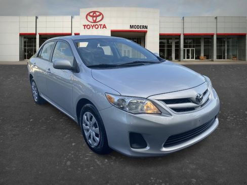 Used 2011 Toyota Corolla LE FWD image 3