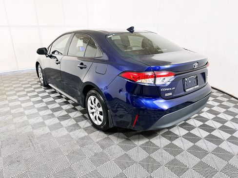 Used 2025 Toyota Corolla LE FWD image 5