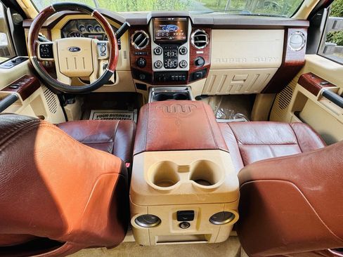 Used 2014 Ford F250 King Ranch image 6