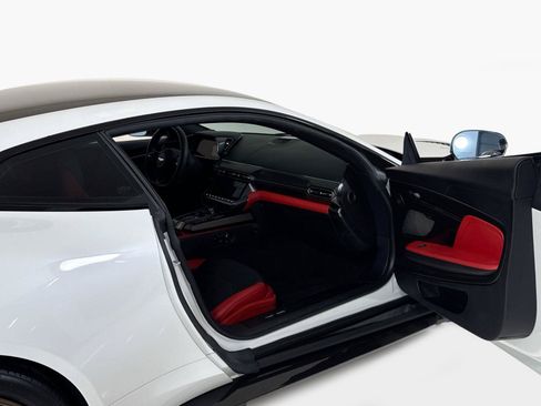 Used 2025 Aston Martin Vanquish RWD image 29