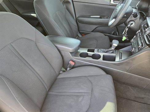 Used 2019 Kia Optima LX image 19