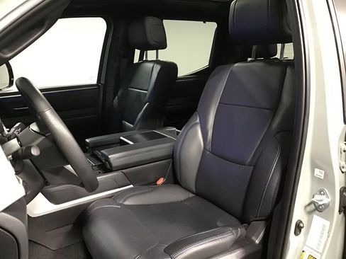 Used 2024 Toyota Tundra Platinum AWD/4WD image 27