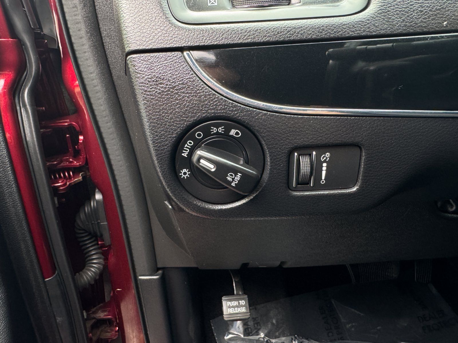 Used 2018 Dodge Grand Caravan SE FWD image 12