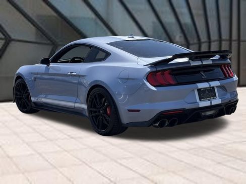 Used 2022 Ford Mustang Shelby GT500 w/ Technology Package RWD image 7