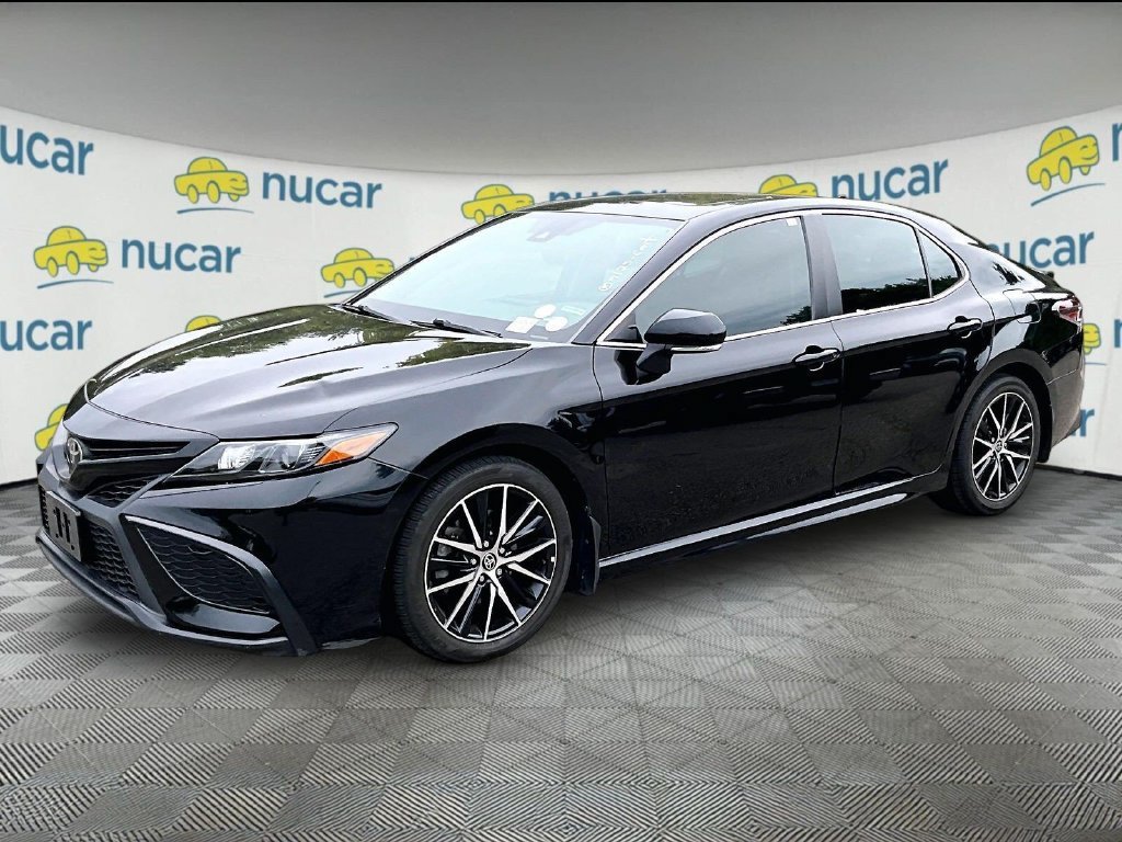 Certified 2022 Toyota Camry SE w/ Cold Weather Package AWD/4WD image 3