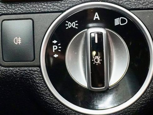 Used 2011 Mercedes-Benz E 550 Cabriolet image 33