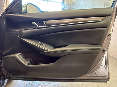 Used 2018 Honda Accord Sport image 20