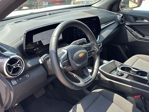 Used 2026 Chevrolet Equinox LT FWD image 15