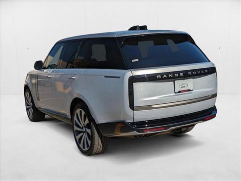 New 2025 Land Rover Range Rover SE image 9