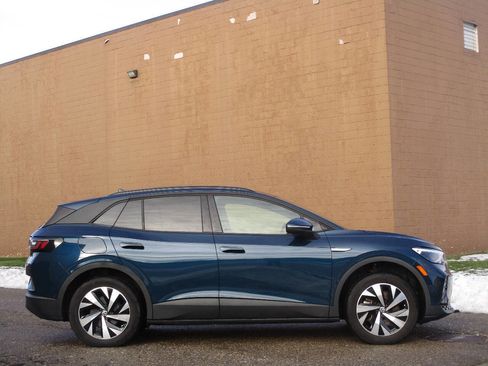 Used 2023 Volkswagen ID.4 Pro image 28