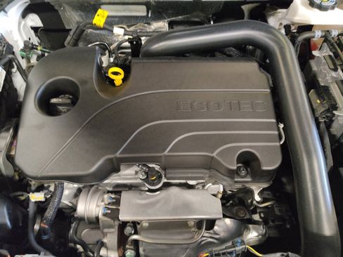 Used 2024 Chevrolet Equinox LT FWD image 30