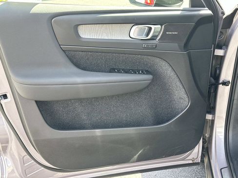 Certified 2026 Volvo XC40 B5 Ultra w/ Climate Package image 15