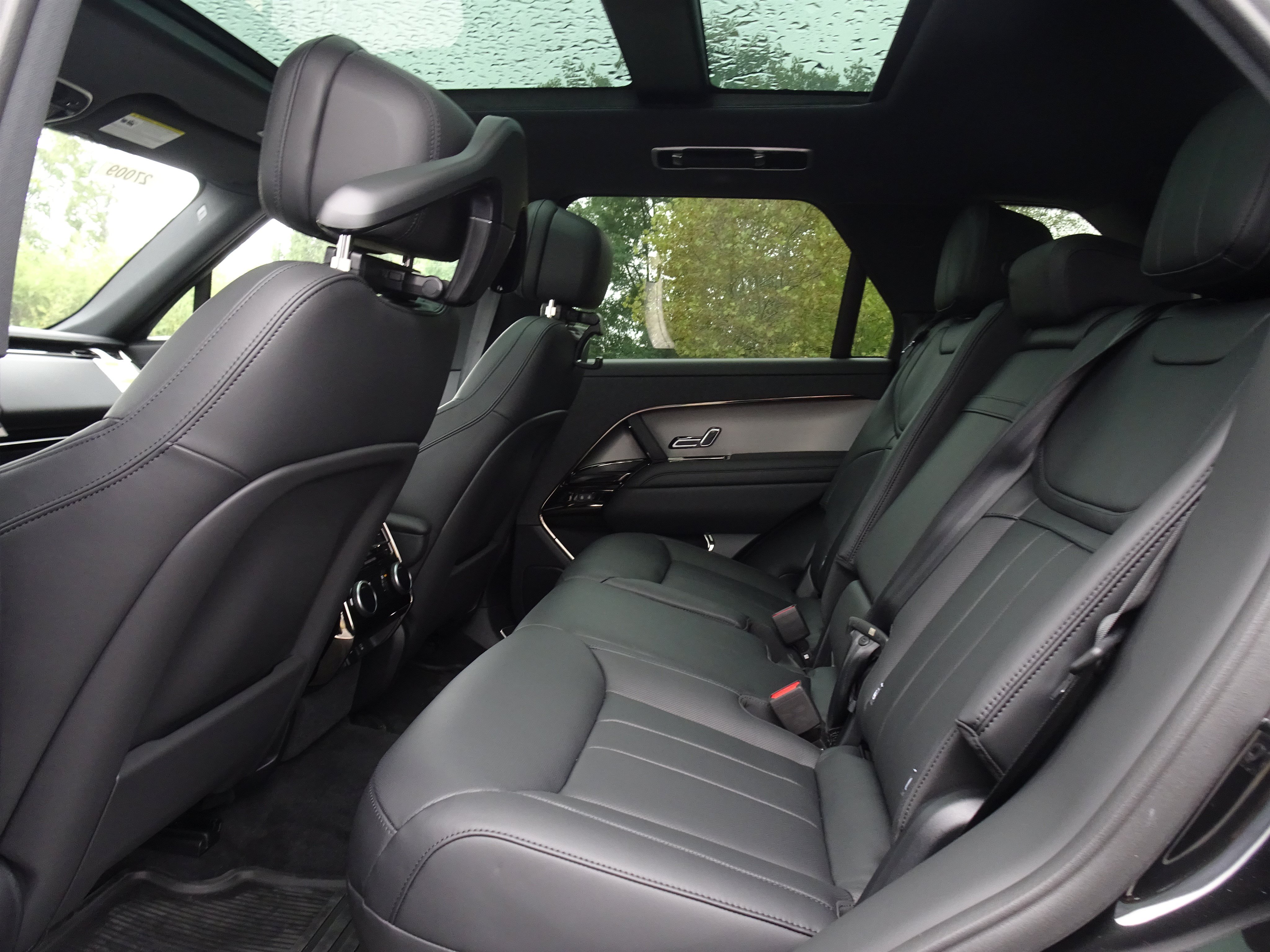 New 2027 Land Rover Range Rover Sport SE AWD/4WD image 18