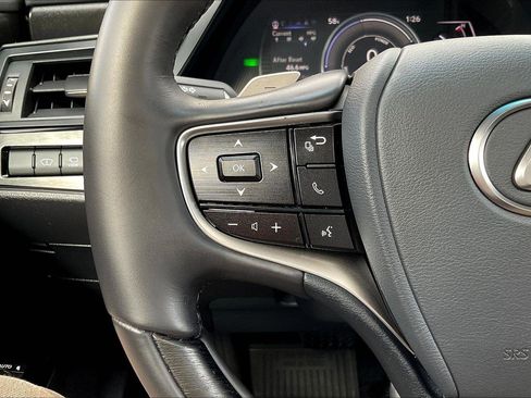 Used 2025 Lexus ES 300h w/ Luxury Package image 20