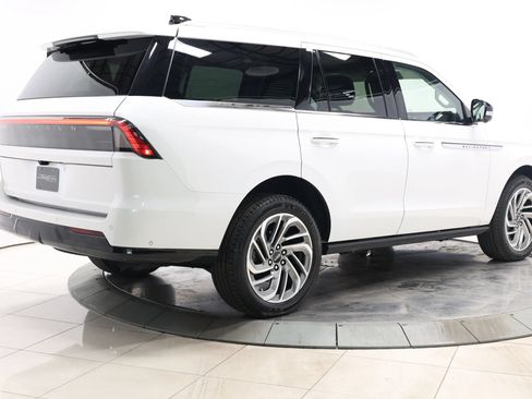 Used 2025 Lincoln Navigator Reserve AWD/4WD image 84