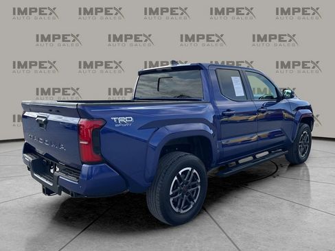 Used 2024 Toyota Tacoma TRD Sport w/ TRD Sport Upgrade Package image 5