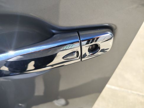 Used 2020 Nissan Murano SV image 13