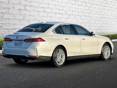 Used 2024 BMW 530i image 4