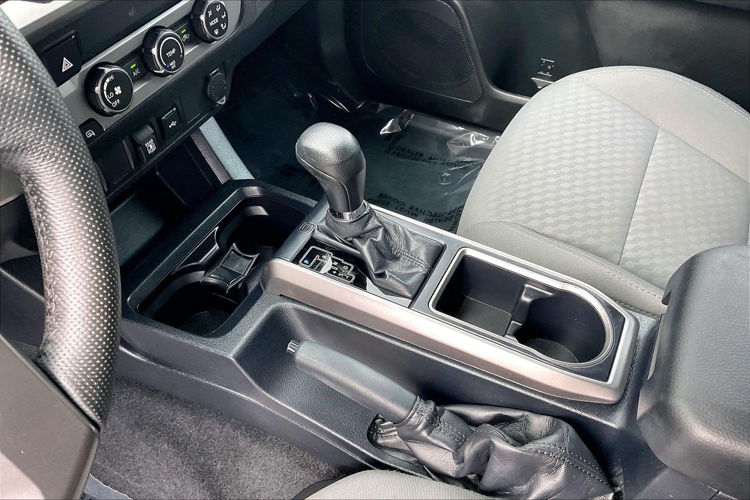 Used 2020 Toyota Tacoma SR5 AWD/4WD image 22